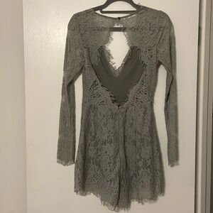 Ppla clothing rossmore v neck open back lace romper small